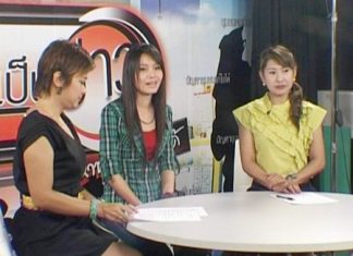 Country music singer Tai Orathai (centre) appears with Kesorn Muangkasem and Sasipatkorn Rojanaritpichet on the Chumchon Khonpenkhao show aired on Sophon Cable on Wednesday.